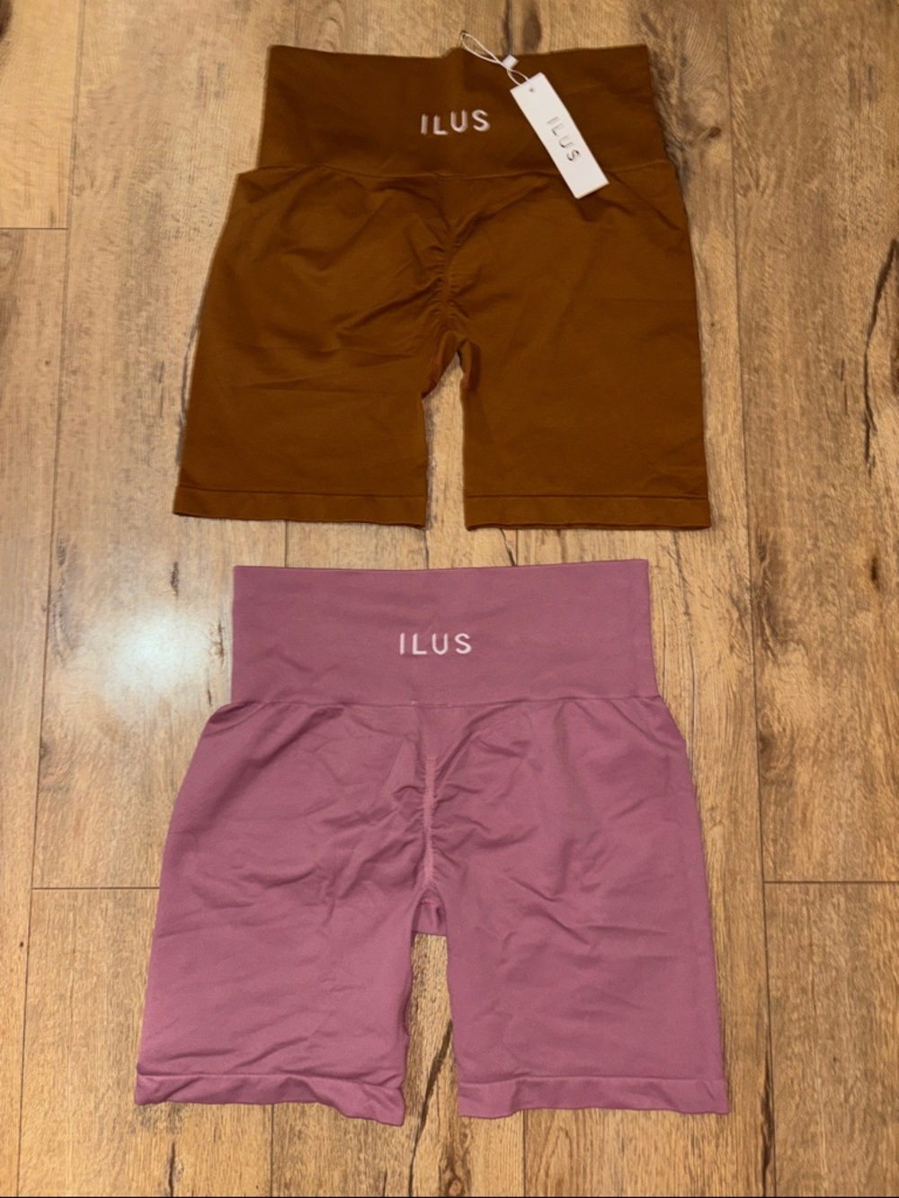 Ilus Women’s High-Waist Athletic Bike Shorts in Brown and Mauve